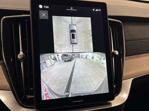 New 2026 Volvo XC90 T8 Plus image 18