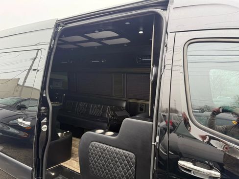 Used 2021 Mercedes-Benz Sprinter 3500 w/ Comfort Plus Package image 42