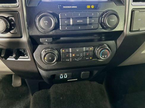 Used 2017 Ford F250 XLT w/ XLT Premium Package AWD/4WD image 22