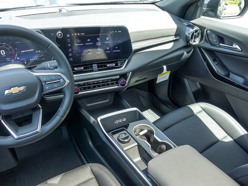 Used 2026 Chevrolet Equinox LT w/ Convenience Package II FWD image 19