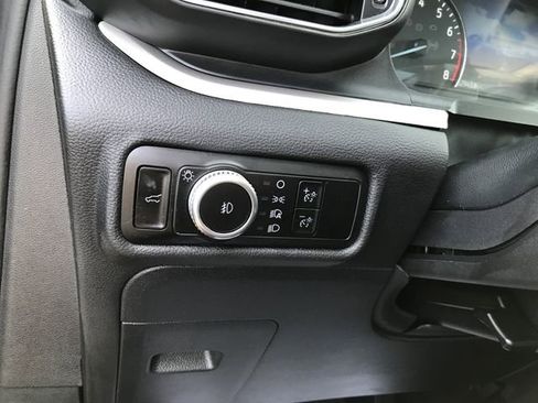 Used 2023 Ford Explorer XLT image 11