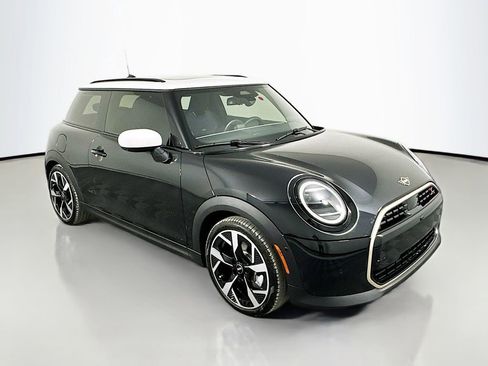 Certified 2025 MINI Cooper S image 3