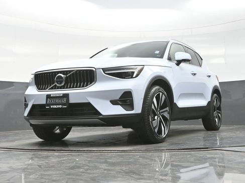 Used 2024 Volvo XC40 B5 Ultimate image 15