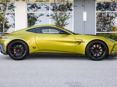 Used 2025 Aston Martin V8 Vantage Coupe RWD image 48