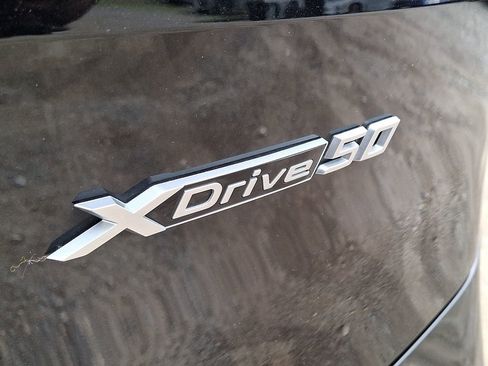 Used 2024 BMW iX xDrive50 w/ Sport Package AWD/4WD image 30