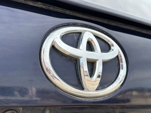 Used 2022 Toyota RAV4 XLE image 18