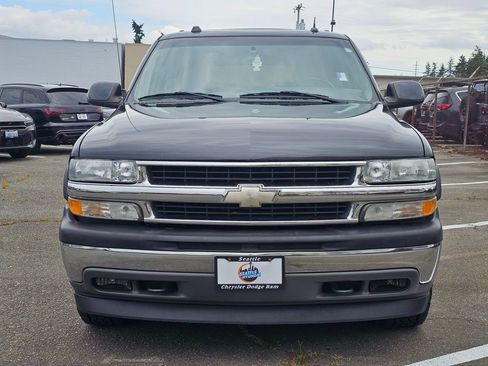 Used 2005 Chevrolet Suburban LT w/ Preferred Equipment Group AWD/4WD image 3