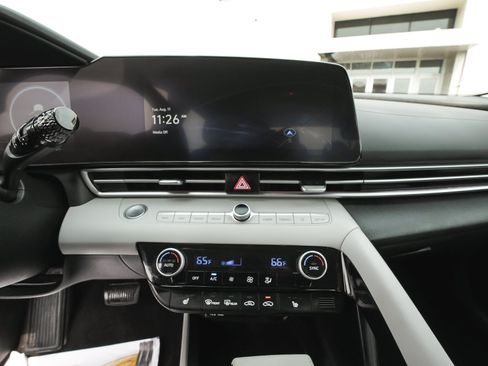 Used 2023 Hyundai Elantra Limited w/ Cargo Package FWD image 26