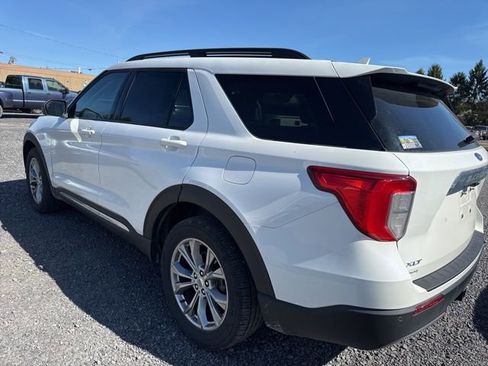 Used 2023 Ford Explorer XLT w/ Equipment Group 202A AWD/4WD image 8
