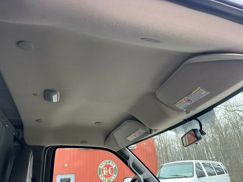 Used 2019 GMC Savana 2500 Extended image 16