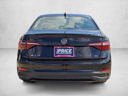 Used 2024 Volkswagen Jetta SE FWD image 7