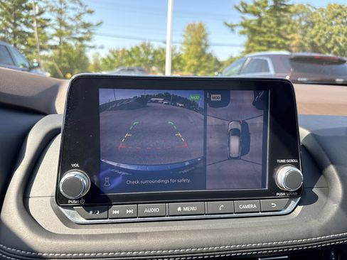 Used 2021 Nissan Rogue SL image 17