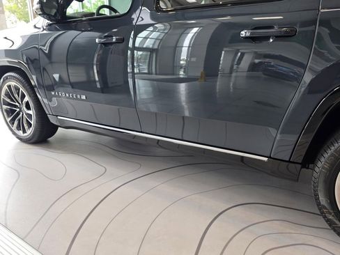 New 2025 Jeep Wagoneer L Series III w/ Premium Group I image 43