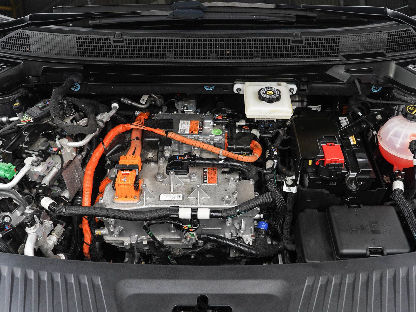 Used 2024 Chevrolet Equinox EV RS FWD image 31