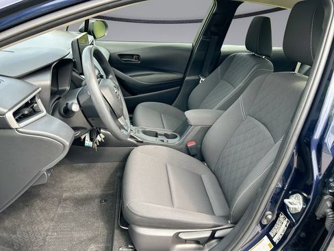 Used 2025 Toyota Corolla LE FWD image 11