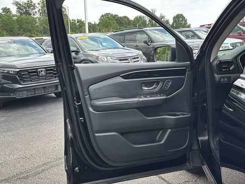 Used 2023 Honda Pilot EX-L image 11