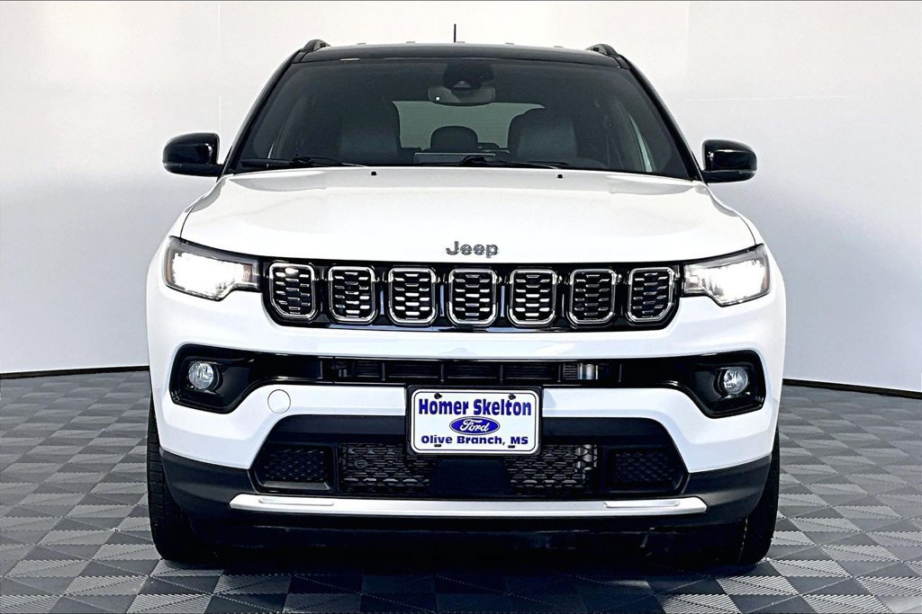 Used 2025 Jeep Compass Limited AWD/4WD image 3