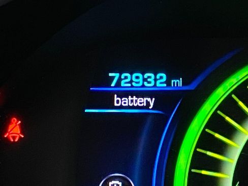 Used 2018 Chevrolet Volt LT w/ Comfort Package FWD image 17
