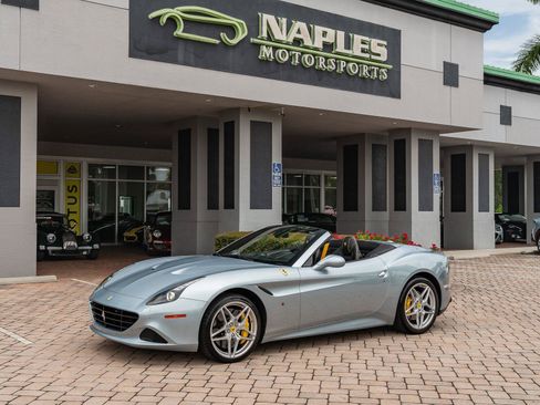 Used 2016 Ferrari California T RWD image 29