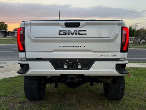 Used 2024 GMC Sierra 2500 Denali Ultimate image 8