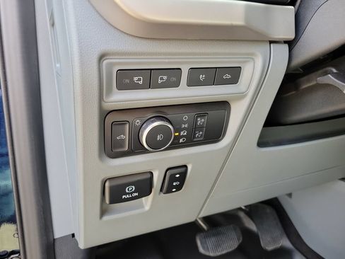 Used 2022 Ford F150 XLT w/ Equipment Group 302A High RWD image 16