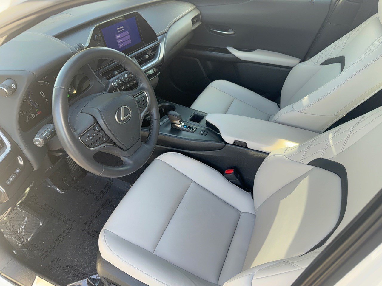 Certified 2025 Lexus UX 300h FWD w/ Accessory Package (Z2) image 5