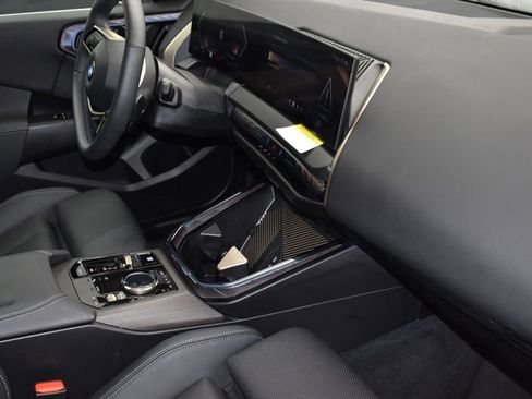 Certified 2025 BMW X3 xDrive30i w/ Convenience Package image 23