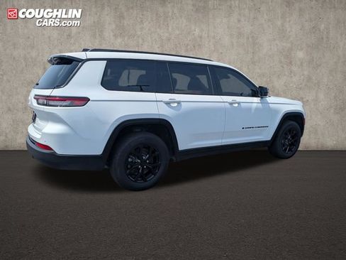Used 2025 Jeep Grand Cherokee L Altitude AWD/4WD image 8