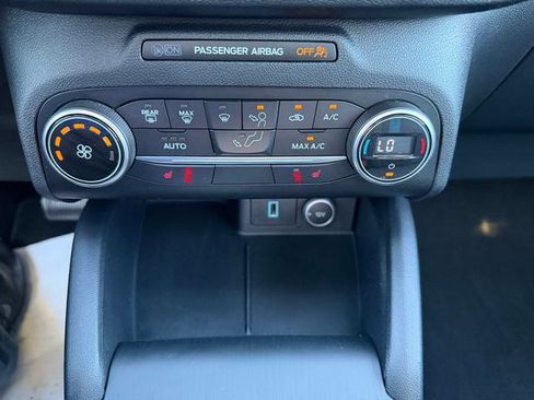 Used 2020 Ford Escape SE image 20