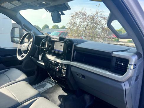 Used 2024 Ford F550 2WD Regular Cab Super Duty image 19