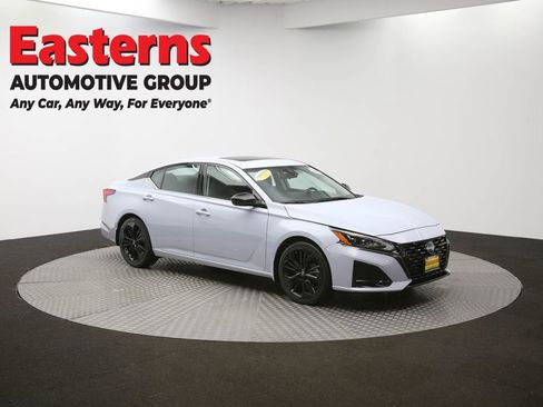 Used 2023 Nissan Altima 2.5 SR w/ SR Premium Package image 48