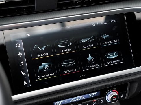 Used 2023 Audi Q3 2.0T Premium Plus w/ Premium Plus Package image 16