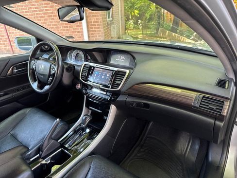 Used 2017 Honda Accord EX-L image 26