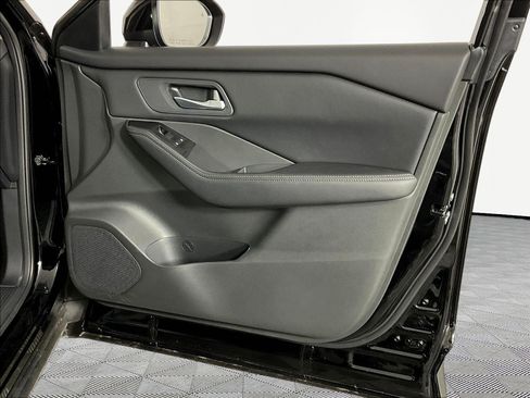Certified 2026 Nissan Rogue SV AWD/4WD image 27