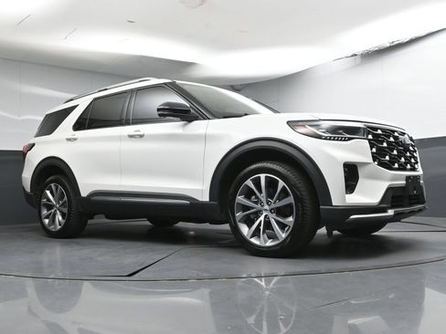 Used 2025 Ford Explorer Platinum w/ Ultimate Package AWD/4WD image 25