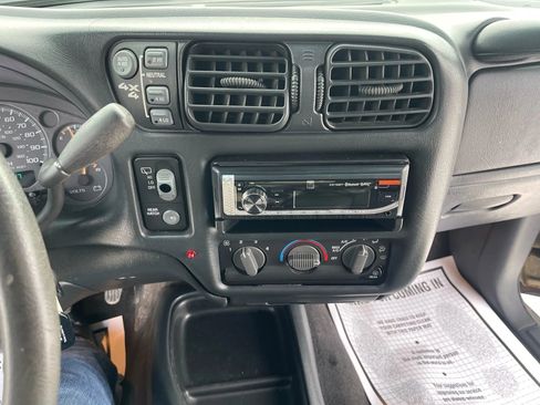 Used 2001 Chevrolet Blazer LS w/ Preferred Equipment Group image 16