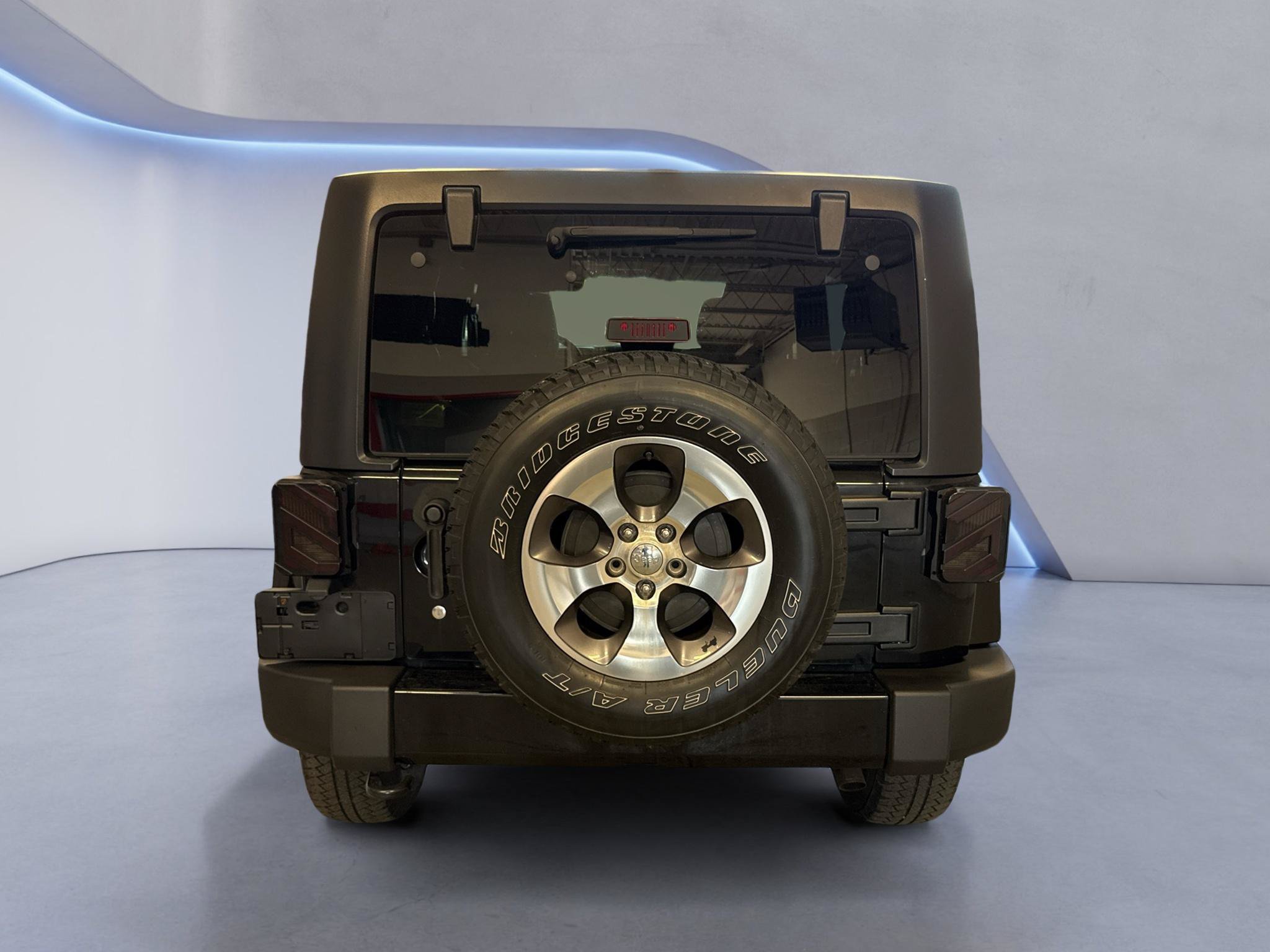 Used 2016 Jeep Wrangler Unlimited Sahara w/ Dual Top Group AWD/4WD image 7