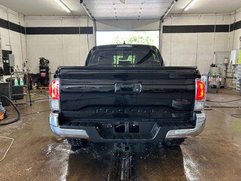 Used 2023 Toyota Tacoma TRD Off-Road AWD/4WD image 5
