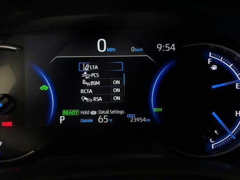 Used 2025 Toyota RAV4 XLE AWD/4WD image 13
