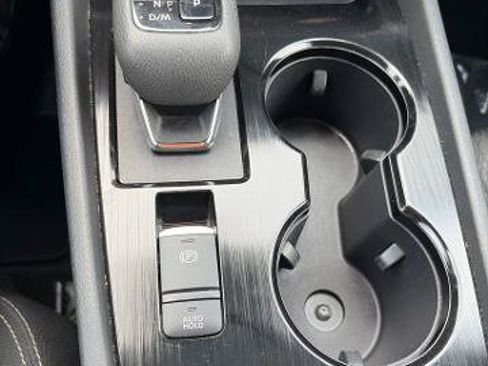Certified 2024 Nissan Rogue SV FWD image 18