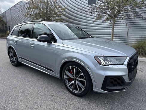 Used 2024 Audi SQ7 Premium Plus w/ S Sport Package image 4