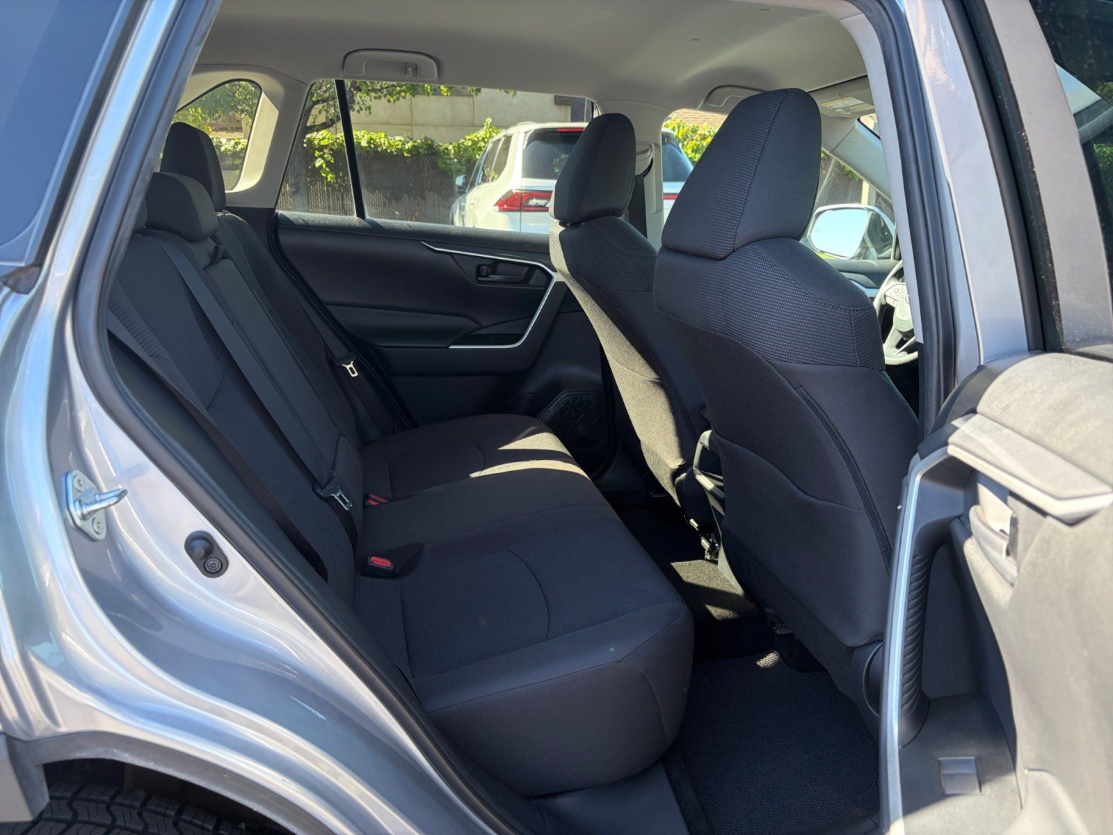 Used 2021 Toyota RAV4 LE w/ Carpet Mat Package (TMS) AWD/4WD image 26