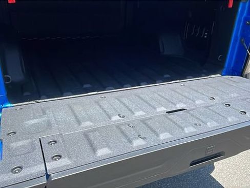 Used 2025 Chevrolet Silverado EV RST AWD/4WD image 31