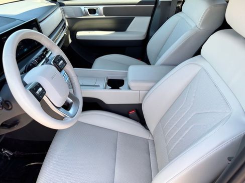 Used 2025 Hyundai Santa Fe SEL image 17