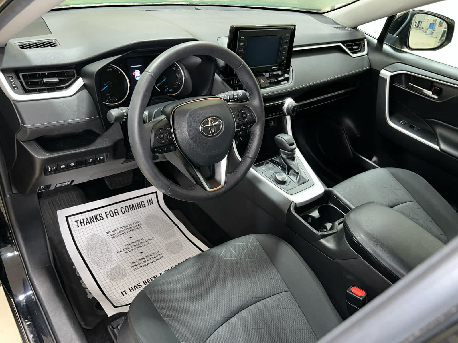 Used 2021 Toyota RAV4 XLE w/ Convenience Package AWD/4WD image 17
