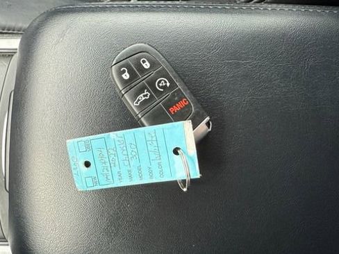 Used 2022 Chrysler 300 Touring L image 29