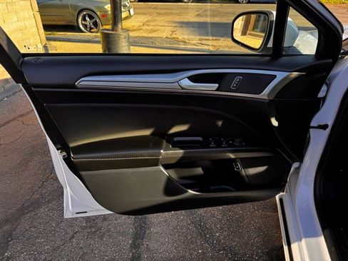 Used 2020 Ford Fusion SE FWD image 10
