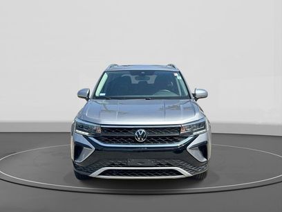 Certified 2024 Volkswagen Taos SE w/ Panoramic Sunroof Package