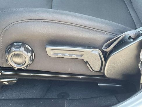 Used 2023 Jeep Gladiator Sport AWD/4WD image 16