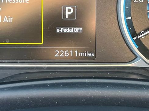 Used 2022 Nissan Leaf S image 15